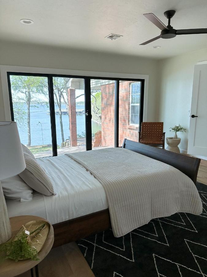 Newly Renovated 4B, 2.5 Bath Lakefront Home With South Grand Lake Views And Dock Vinita Exteriér fotografie