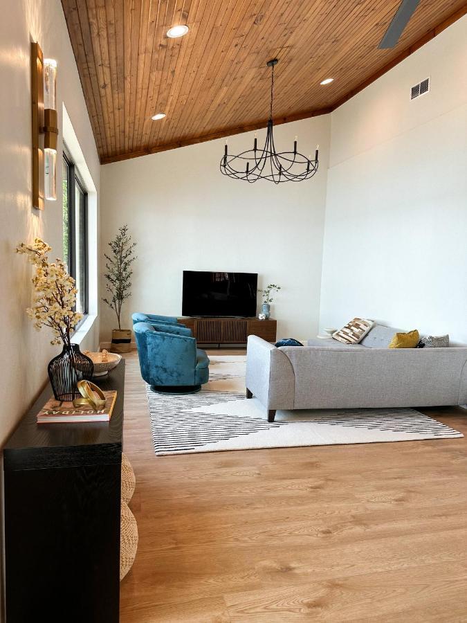 Newly Renovated 4B, 2.5 Bath Lakefront Home With South Grand Lake Views And Dock Vinita Exteriér fotografie