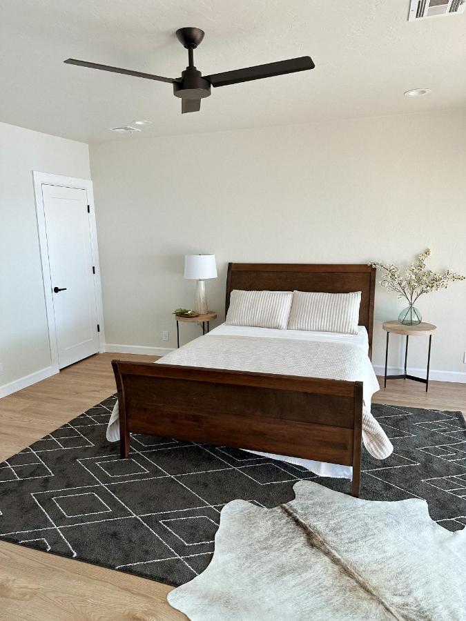 Newly Renovated 4B, 2.5 Bath Lakefront Home With South Grand Lake Views And Dock Vinita Exteriér fotografie