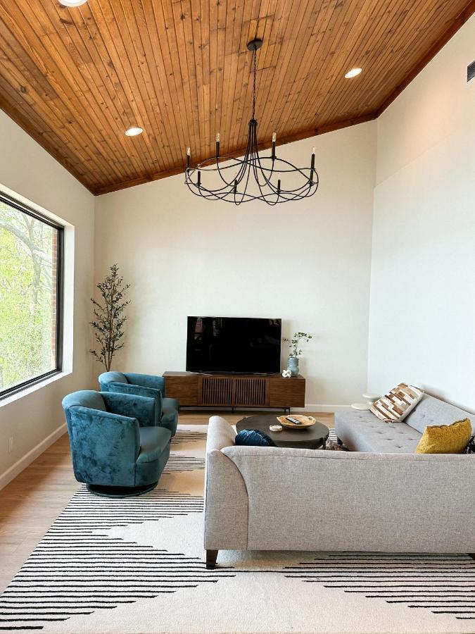 Newly Renovated 4B, 2.5 Bath Lakefront Home With South Grand Lake Views And Dock Vinita Exteriér fotografie