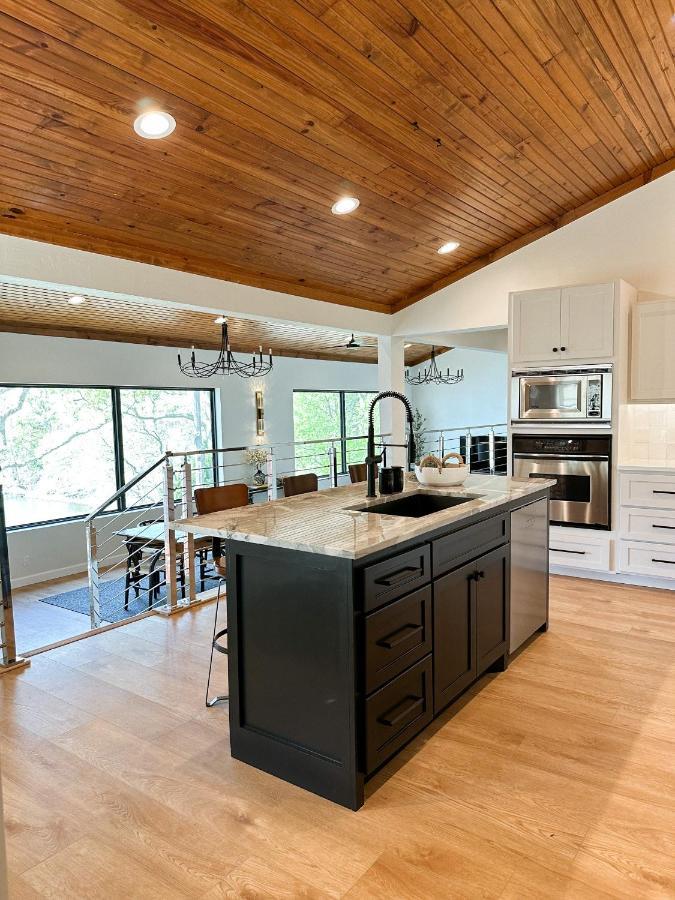 Newly Renovated 4B, 2.5 Bath Lakefront Home With South Grand Lake Views And Dock Vinita Exteriér fotografie