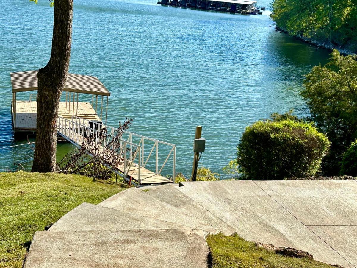 Newly Renovated 4B, 2.5 Bath Lakefront Home With South Grand Lake Views And Dock Vinita Exteriér fotografie
