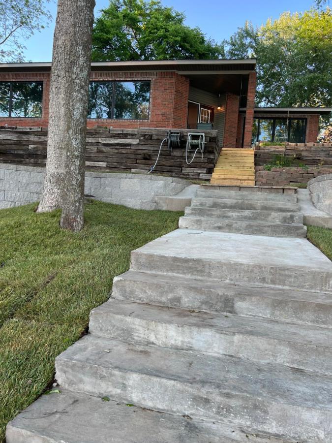Newly Renovated 4B, 2.5 Bath Lakefront Home With South Grand Lake Views And Dock Vinita Exteriér fotografie