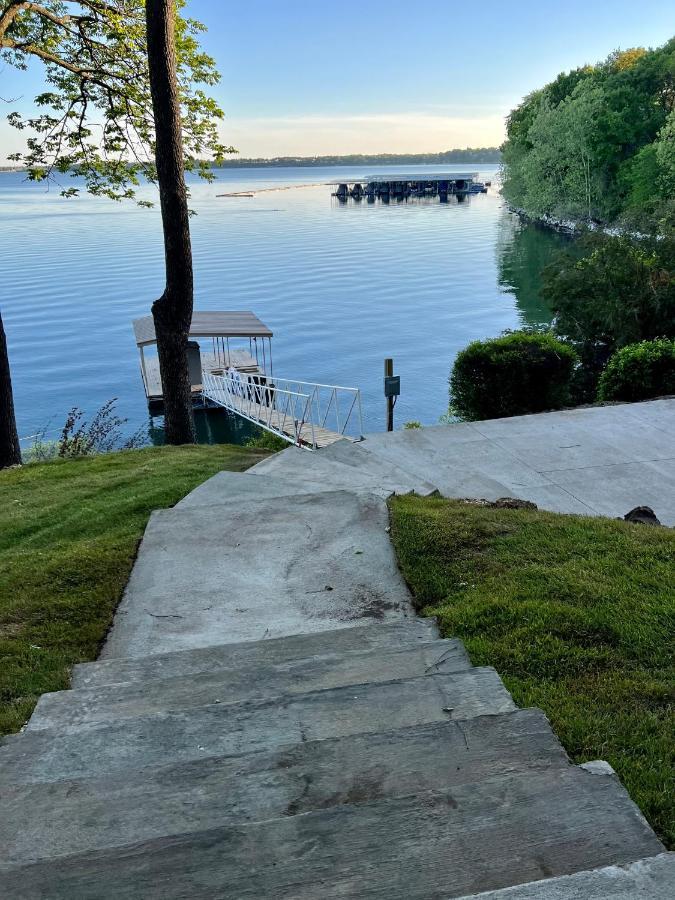 Newly Renovated 4B, 2.5 Bath Lakefront Home With South Grand Lake Views And Dock Vinita Exteriér fotografie
