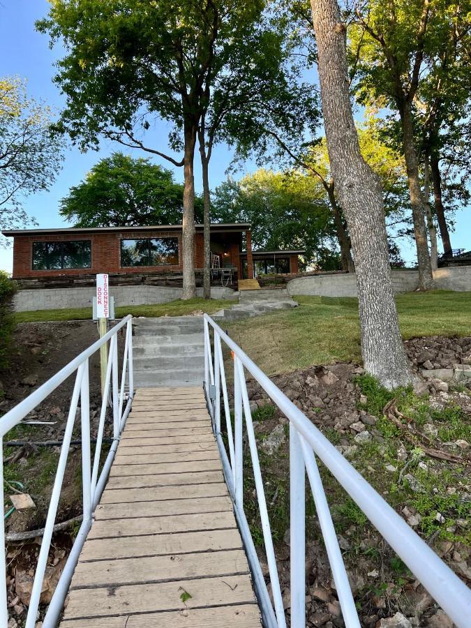 Newly Renovated 4B, 2.5 Bath Lakefront Home With South Grand Lake Views And Dock Vinita Exteriér fotografie