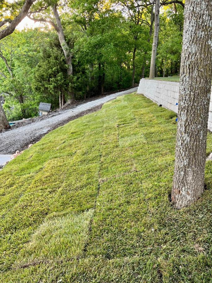 Newly Renovated 4B, 2.5 Bath Lakefront Home With South Grand Lake Views And Dock Vinita Exteriér fotografie
